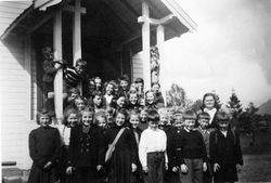 Skolebilde fra Kvitnes Folkeskole ca 1946