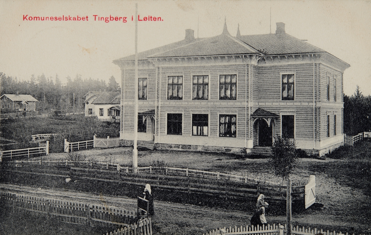 Postkort, Løten sentrum, Tingberg, Løten kommunehus,