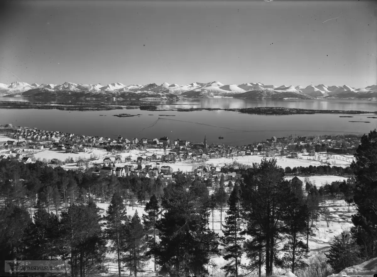 "Siste Molde panorama før krigen"."Mars/April 1940"