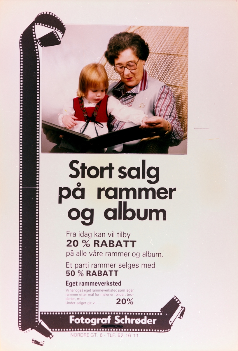 Reklame for salg på rammer og album hos Fotograf Schrøder