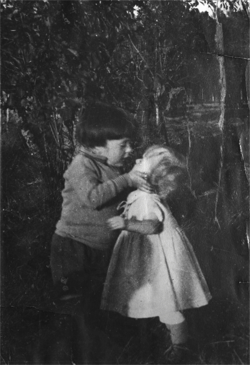 Elof och Marianne Rapp som barn