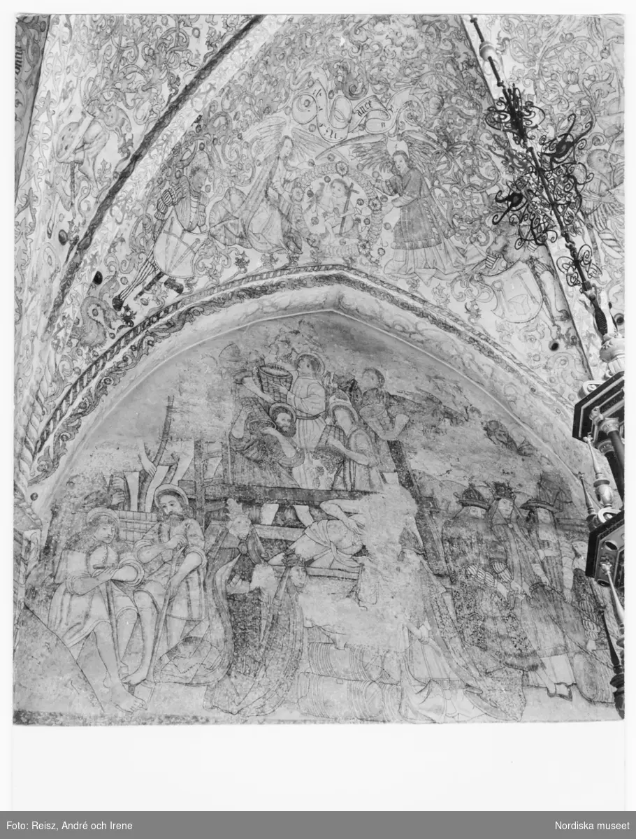 Skåne. Väggmålning från 1500-talet föreställande vinskörd i Krämarkapellets valv från 1460-talet i  S:t Petri kyrka, Malmö.