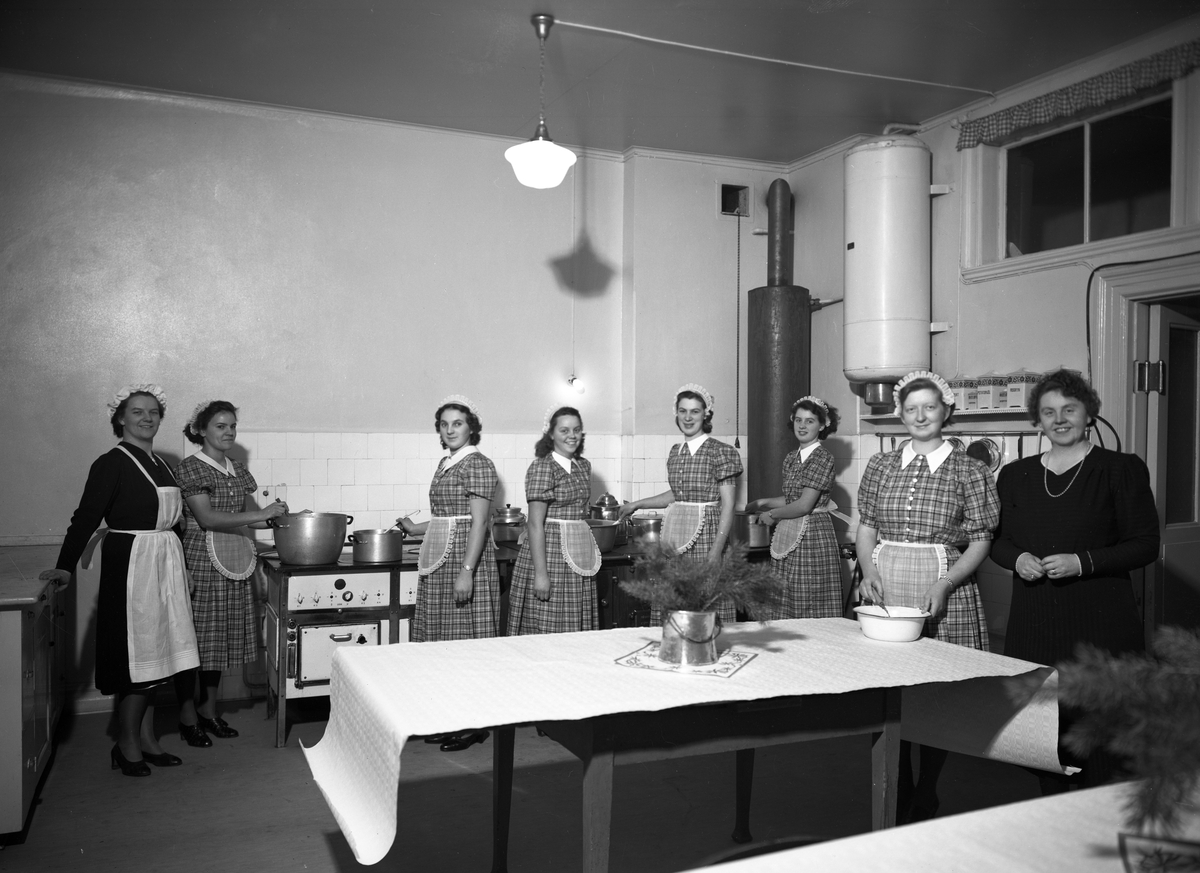 Hushållsskolan Margareta med utbildning och matsal för allmänheten på adressen Västra Torggatan 18. Bilden tagen 1941.