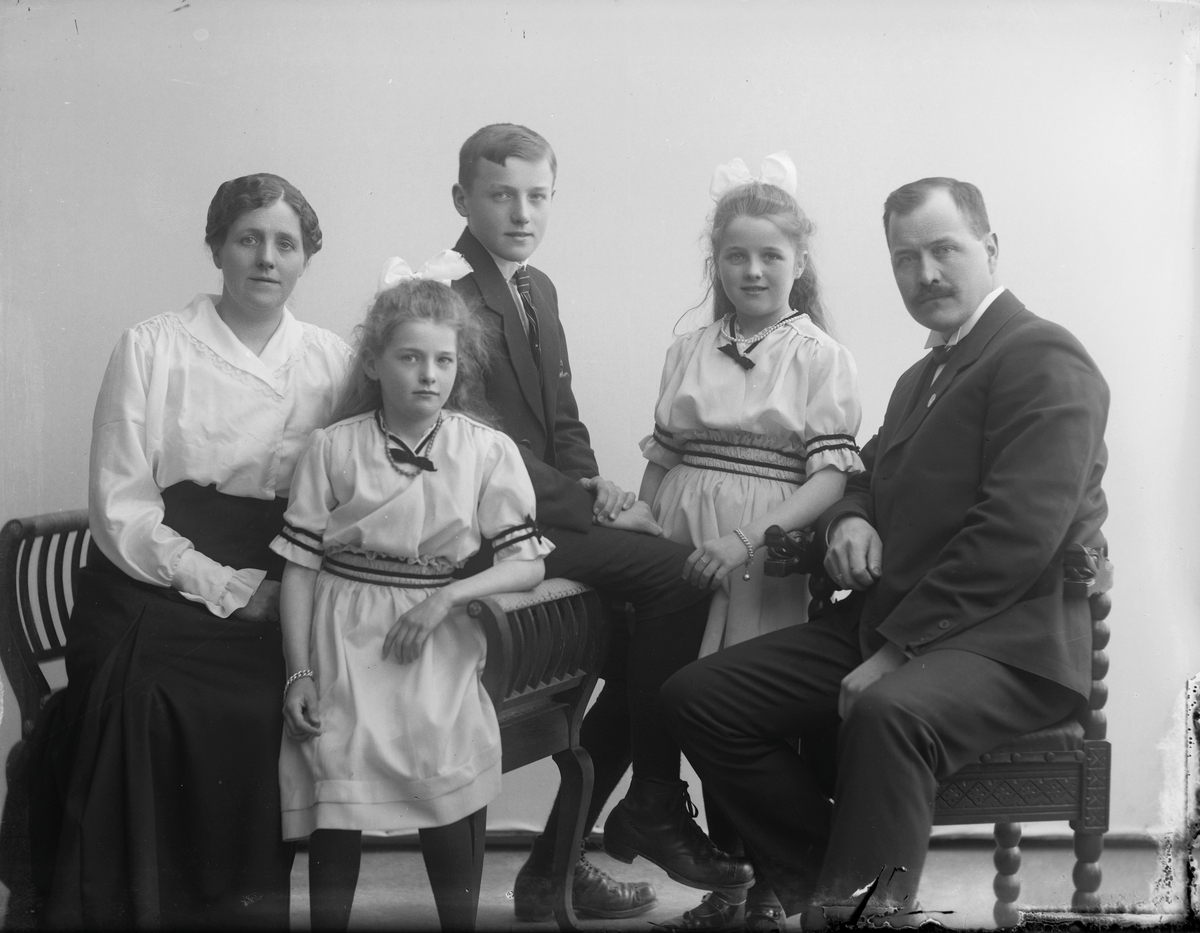 Fotograf Alf Schrøder med familie.