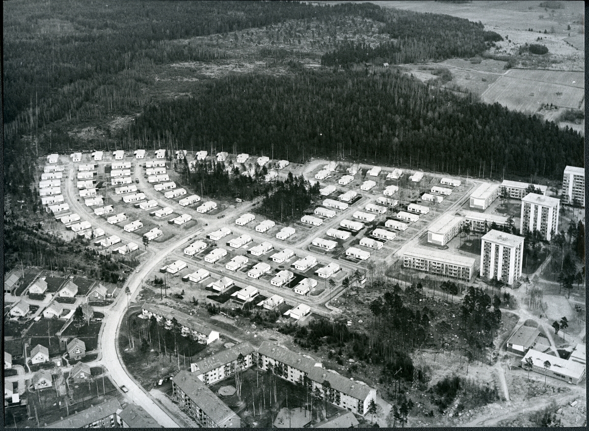 Västerås. Vy över Östra Malmaberg, 1960. - Västmanlands läns museum ...