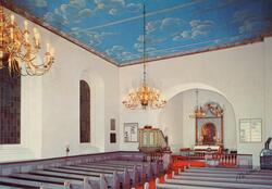 Postkort, Løten kirke, interiør mot prekestol og altertavle,