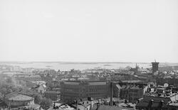 Sentrumsbebyggelse i Helsinki eller Helsingfors, sett fra et