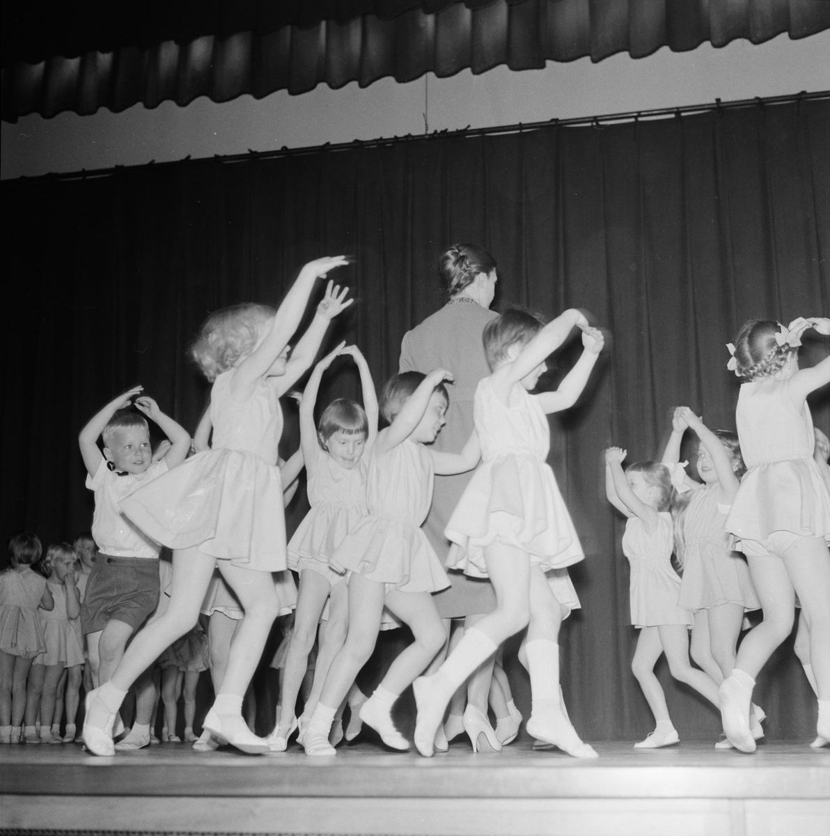 Barnbalett i Brantingsskolan, Uppsala 1960 - Upplandsmuseet ...