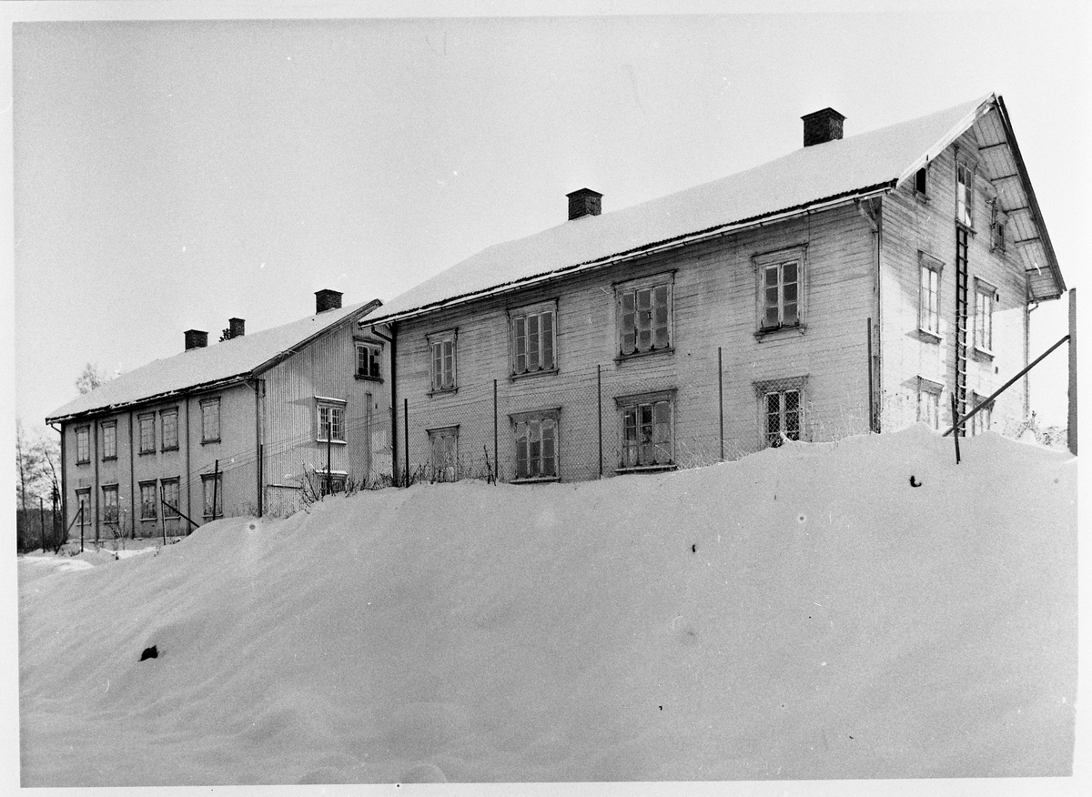 Arbeiderboligene på Raufoss fotografert ca. 1968. Senere revet.