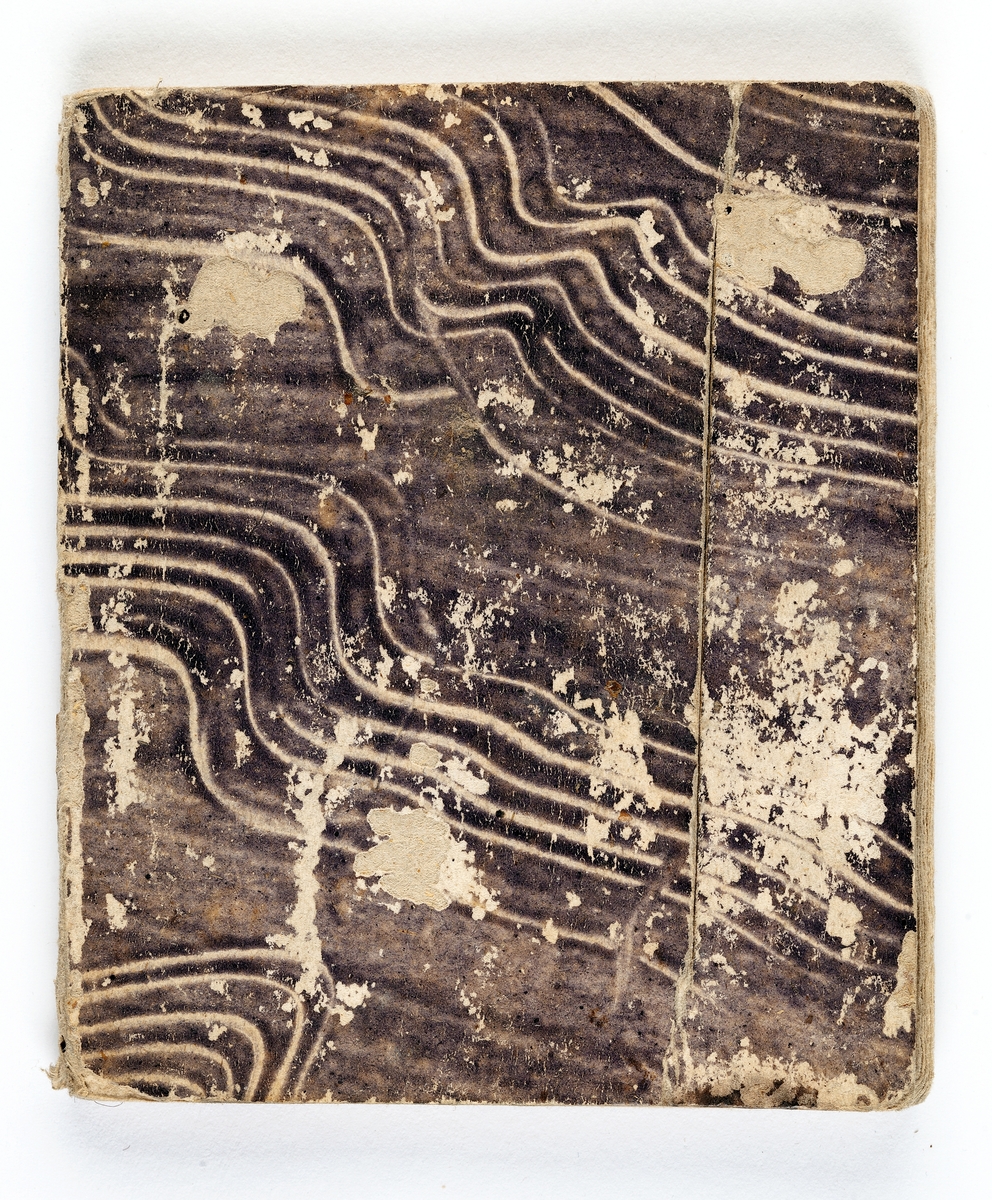 En almanacka Efter Frälsarens Christis Födelse 1796, Till Stockholms horizont. Omslag med blåsvart målning, vågmönster. Tryckt hos Johan Pehr Lindh, Stockholm.