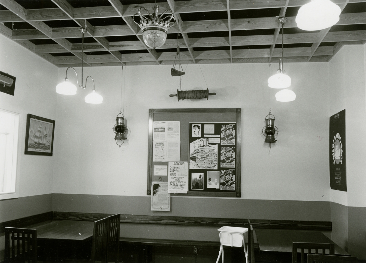 Den permanenta utställningen fotograferad 1987. Museets kafe/matsäcksrum.