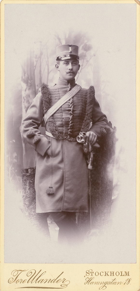 Porträtt av Gilbert Hamilton, underlöjtnant vid Livgardet till häst.