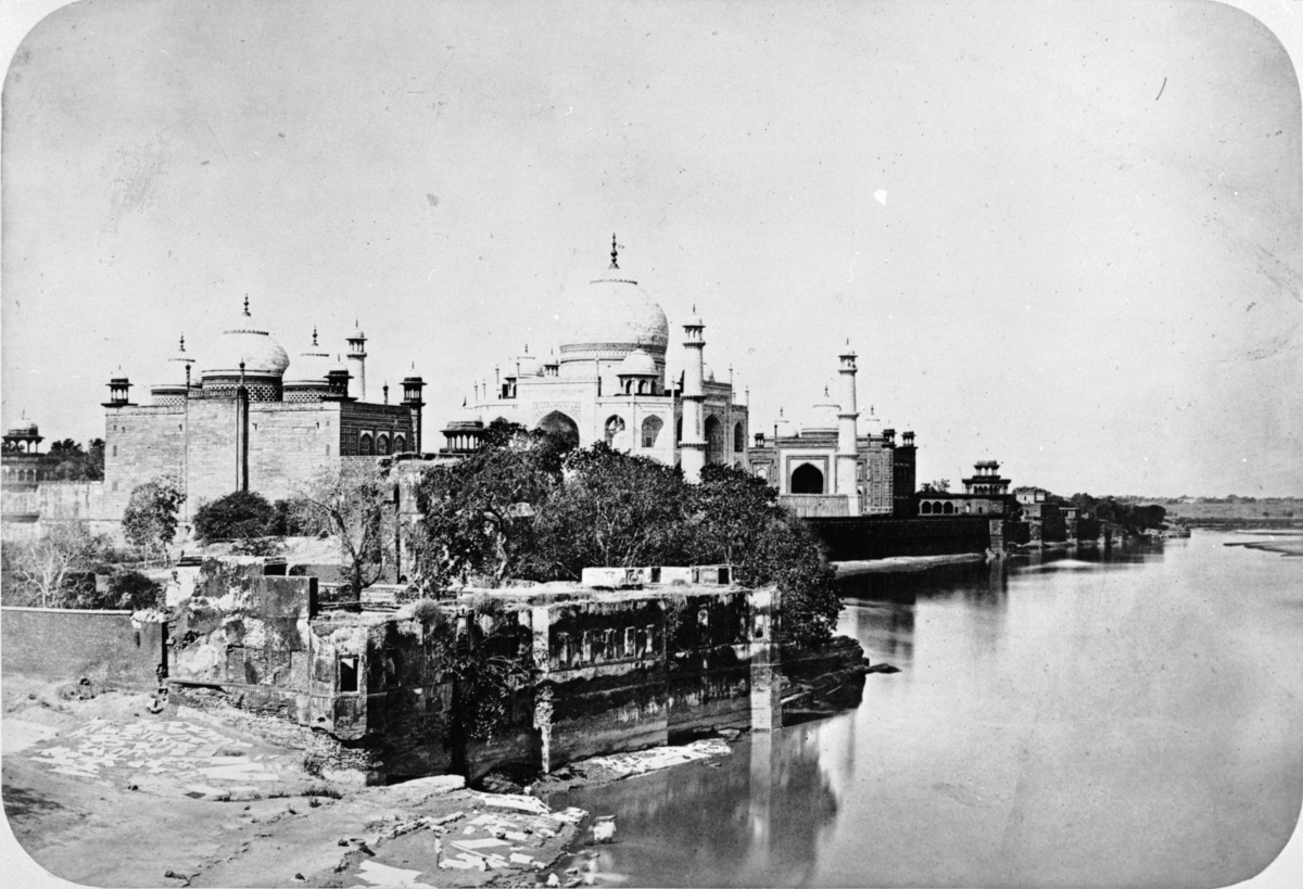 Wittenströms anteckning: Staden Agra. Taj Mahal, mausoleum of the beatiful Emperation? Novjehan on the river Jumna?