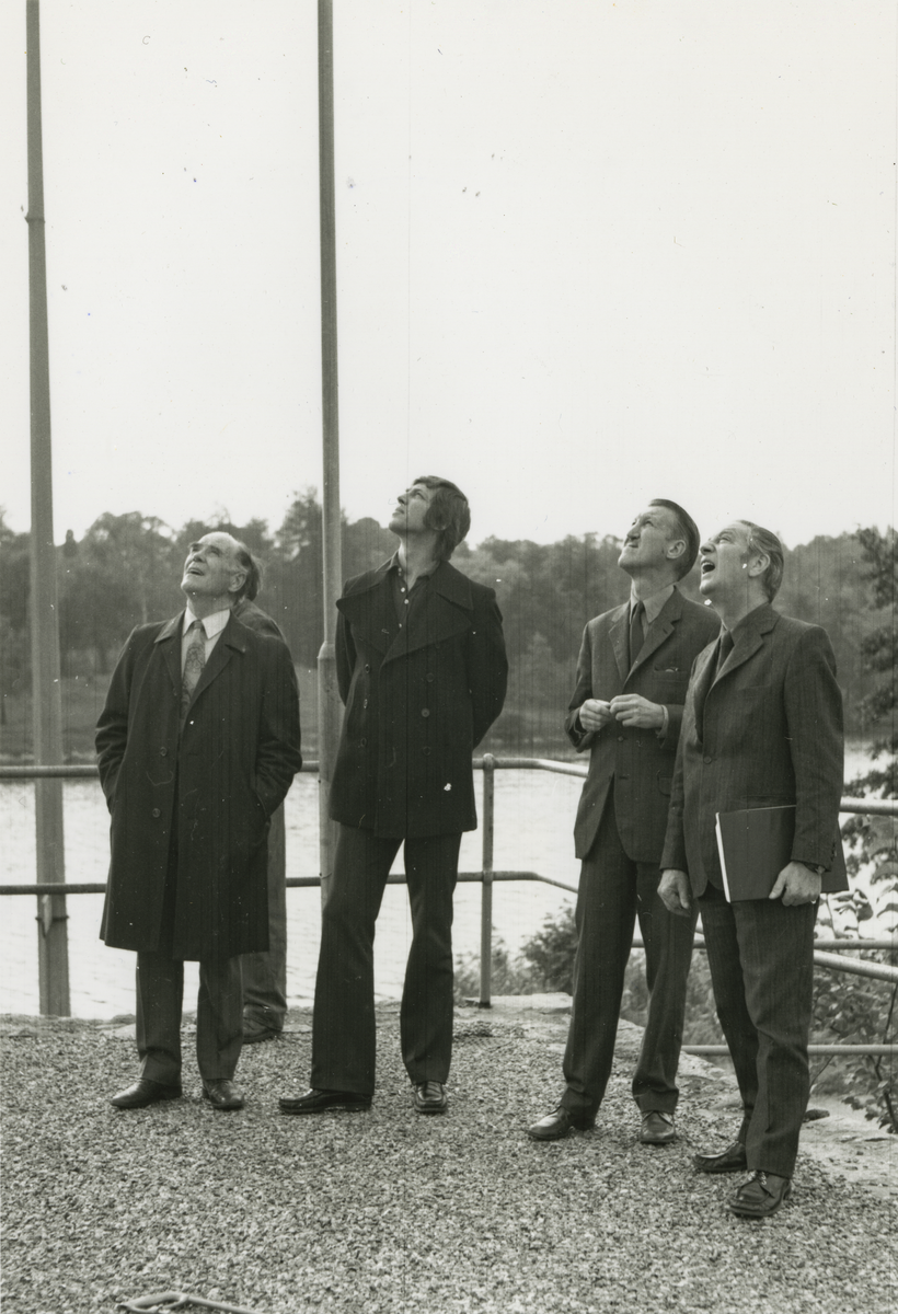 Gladans mast nedmonteras för skrotning våren 1973. På bilden syns Per Fälting, Lars Åke Kvarning, Per Lindström och H Gustafsson.