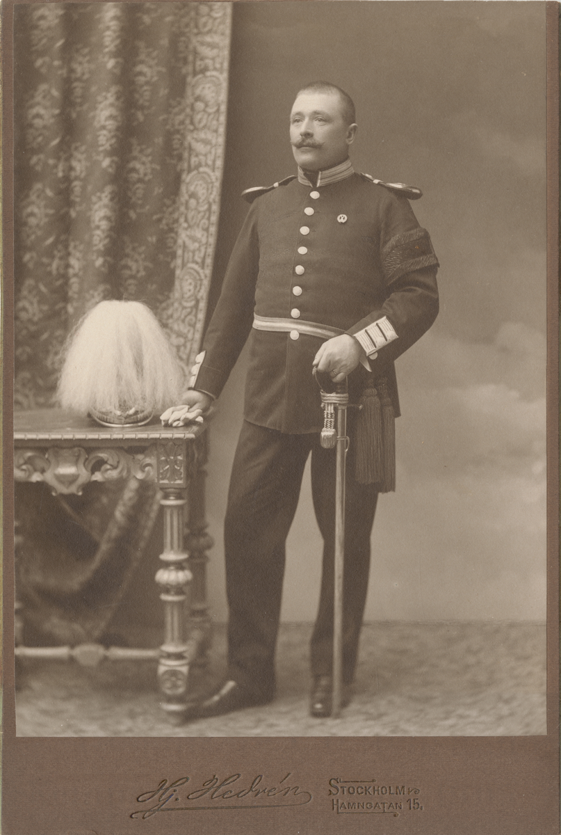 Porträtt av C. O. Hellstrand, fanjunkare vid Göta livgarde I 2.