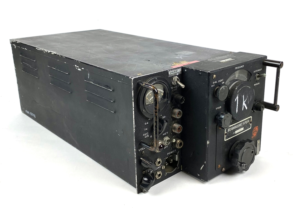 Sökmottagare PQ-04/T, Radar receiver R-54/APR-4. Med plug-in avstämningsenhet 18/PQ-04 för frekvensområde 300-1000 MHz.