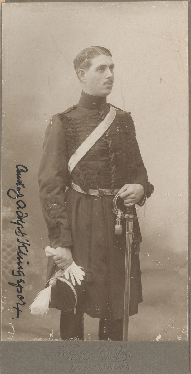 Porträtt av Gustaf Adolf Klingspor, underlöjtnant vid Livregementets husarer K 3.