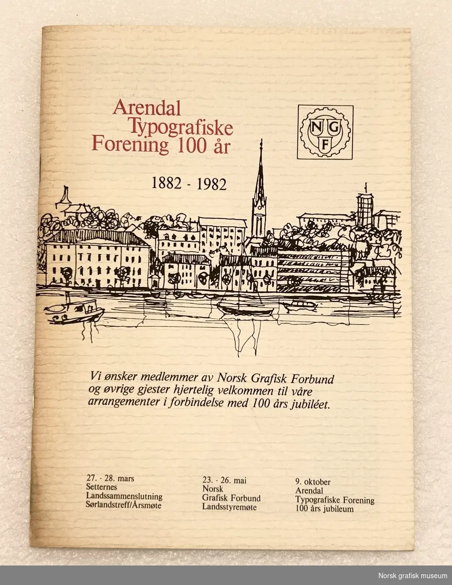 Hefte utgitt i forbindelse med Arendal Typografiske Forenings 100 års jubileum.