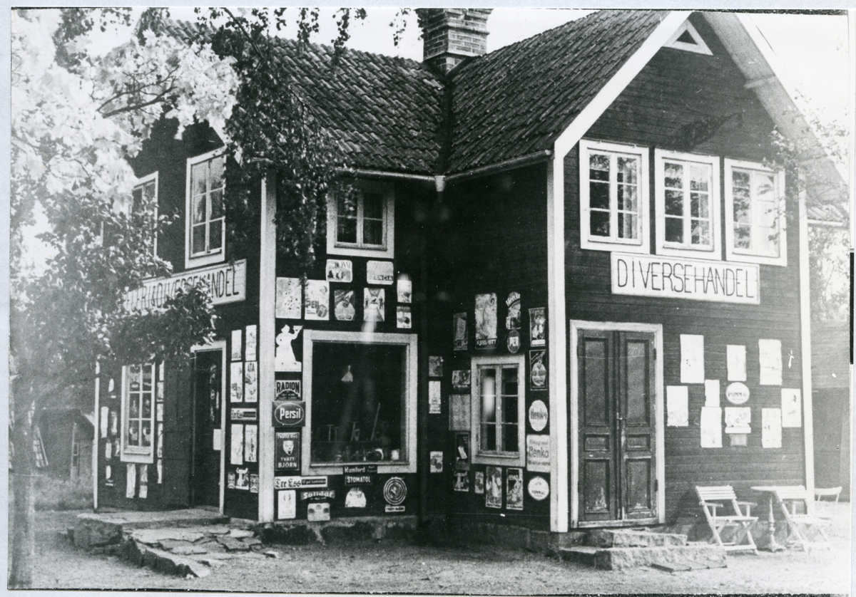 Dingtuna, Ellberga.
Ellberga diversehandel, 1942