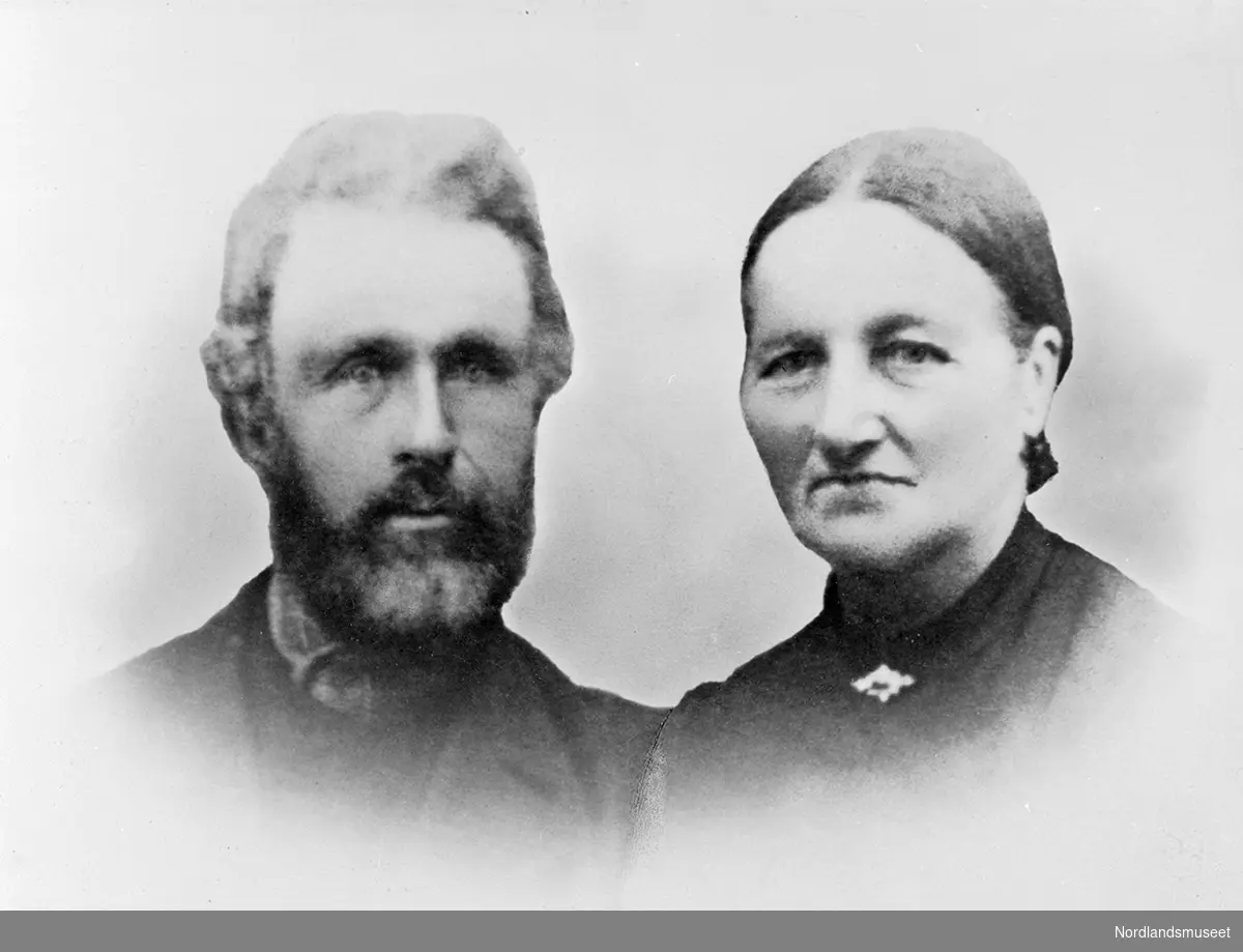 Portrettbilde satt sammen av to. Hans Benonisen Heitmann og hans hustru Johanna.