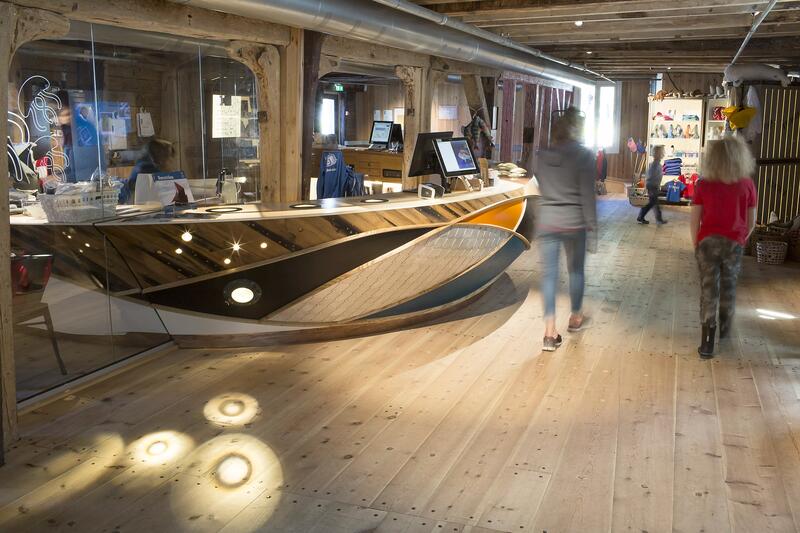 Oversiktsbilde av museumsbutikken på Norges Fiskerimuseum