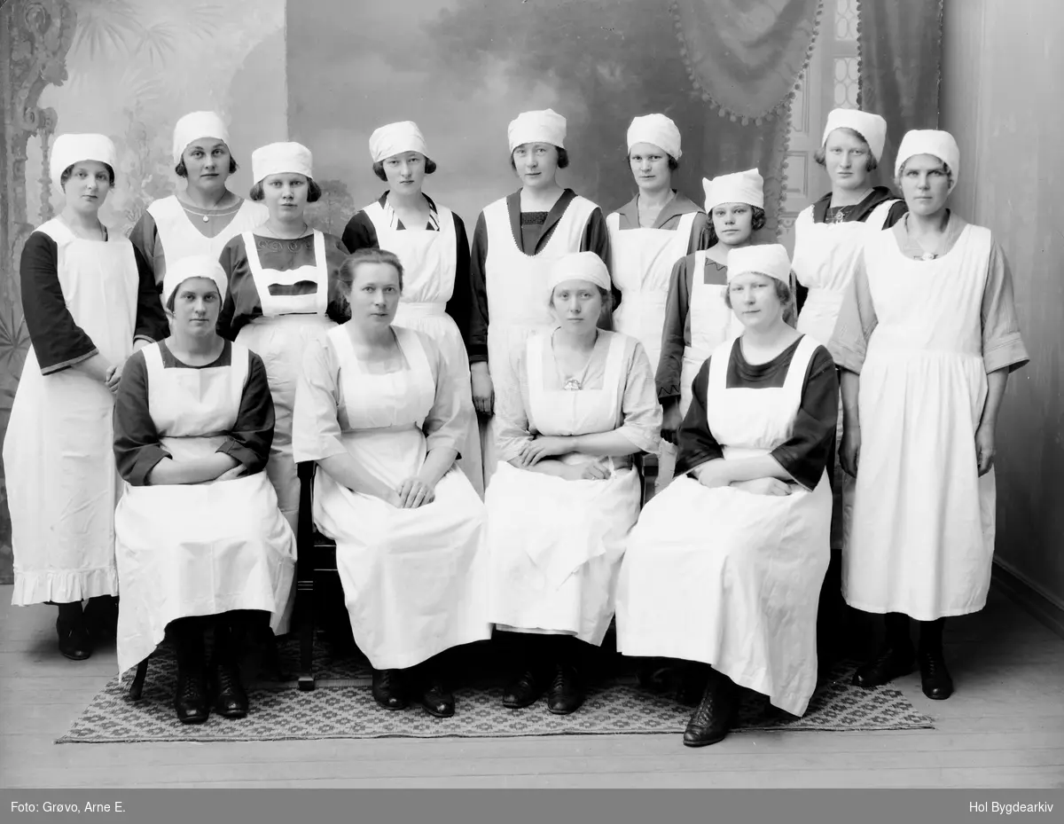Kokker, Geilo Husholdningsskole, kvinner, Gruppe13, uniform, arbeidsliv,