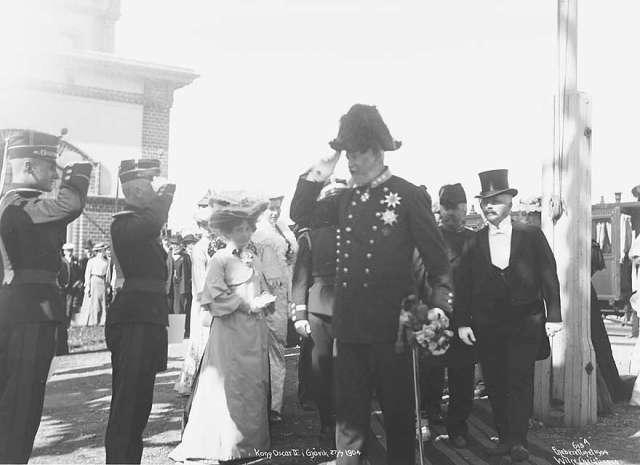 Konv: Gjøvik, Kongen hilser paa militæret 27/7 1904