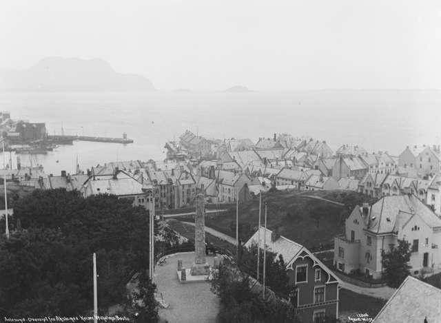 Prot: Aalesund - Oversigt fra Aksla 1910