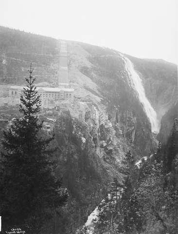 Prot: Kraftstation Rjukan 1 og nye Rjukan Vermork foss 26/5 1911