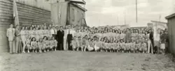 Turnstevne i Vadsø i juni 1948. Turnere med ledere samlet ut