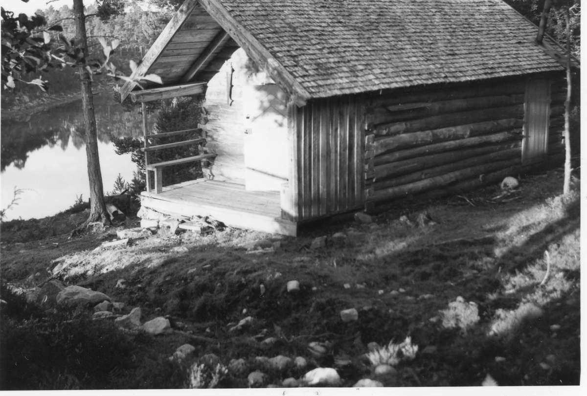 Birger Strøm sin hytte ved Sæterlangvatnet, Balsnesaunet, Hitra.