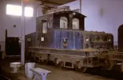 Hafslundbanens elektriske lokomotiv H3 i lokomotivstallen på