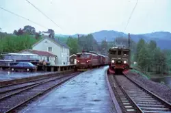 Elektrisk lokomotiv El 5 2039 med veterantog til Stavanger G