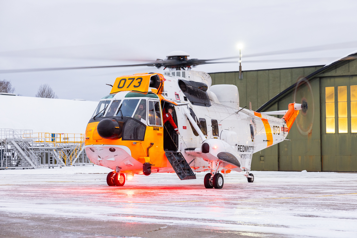 Westland Sea King Mk.43 er et to-motors helikopter brukt i Norge som redningshelikopter. Westland Sea King Mk.43 drives av to Rolls-Royce Gnome turboshaftmotorer, hver med en ytelse på 1660 hestekrefter. Helikopteret har redningsheis, og kan medføre opptil seks bårer. For søk er helikopteret utstyrt med to radarer, radiopeileutstyr og infrarødt kamera.
Westland Sea King er en lisensprodusert helikopterversjon av den amerikanske helikoptertypen Sikorsky SH-3D Sea King (S-61D).

På et vanlig oppdrag består besetningen av Fartøysjef,
 Andreflyger,
Systemoperatør/Navigatør,
Maskinist Redningsmann,
Anestesilege.
