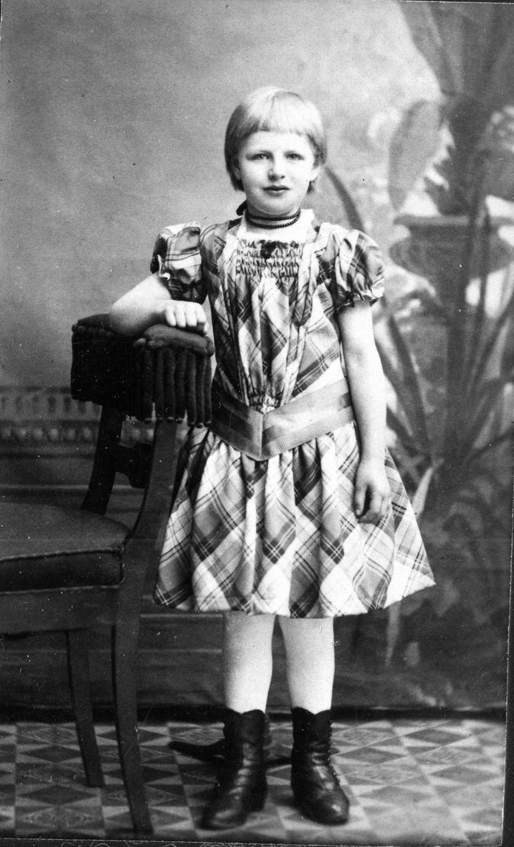 Luise Alvine Biørn som liten pike.