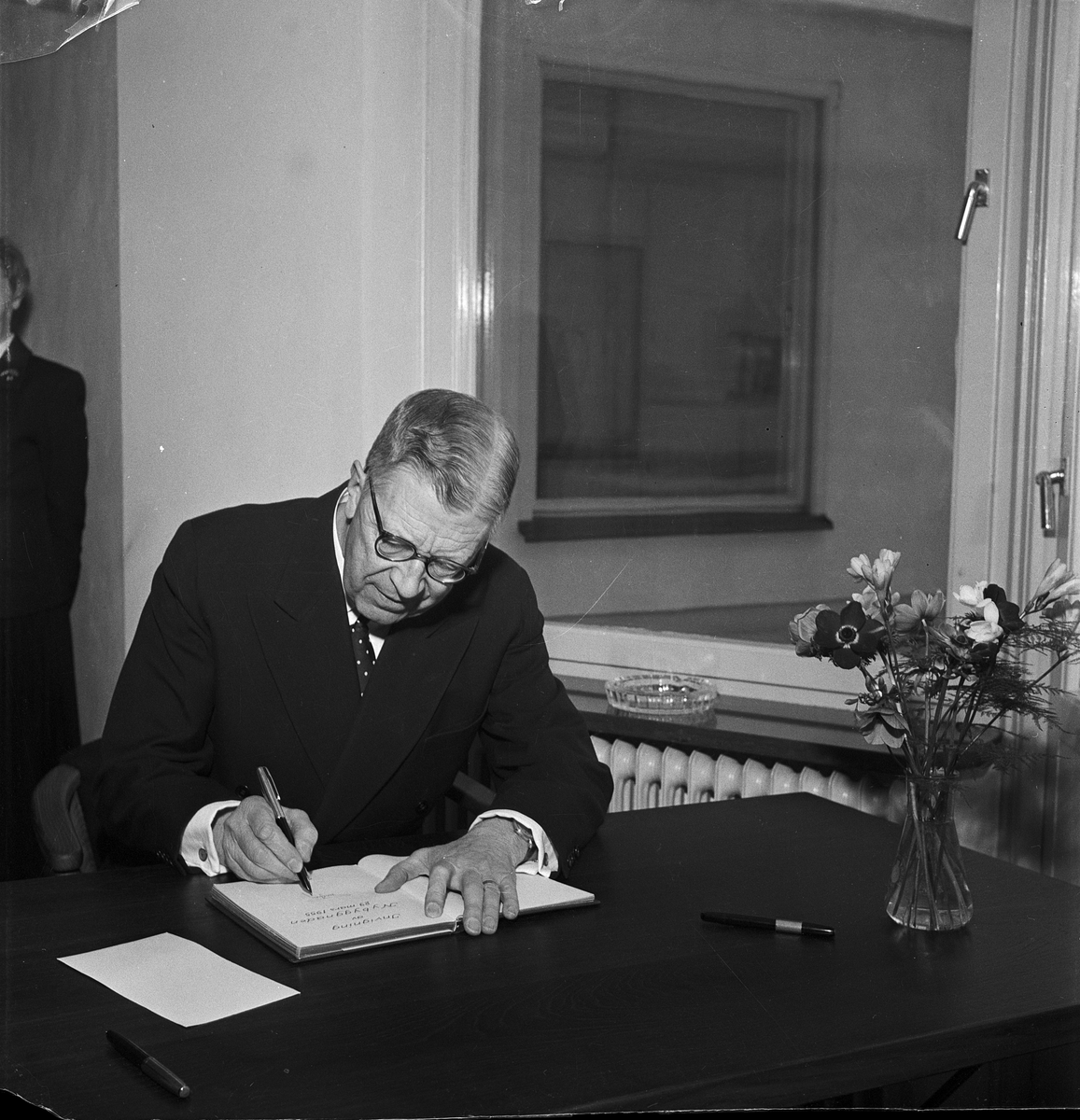 Konung Gustav VI Adolf på besök i Uppsala 1955