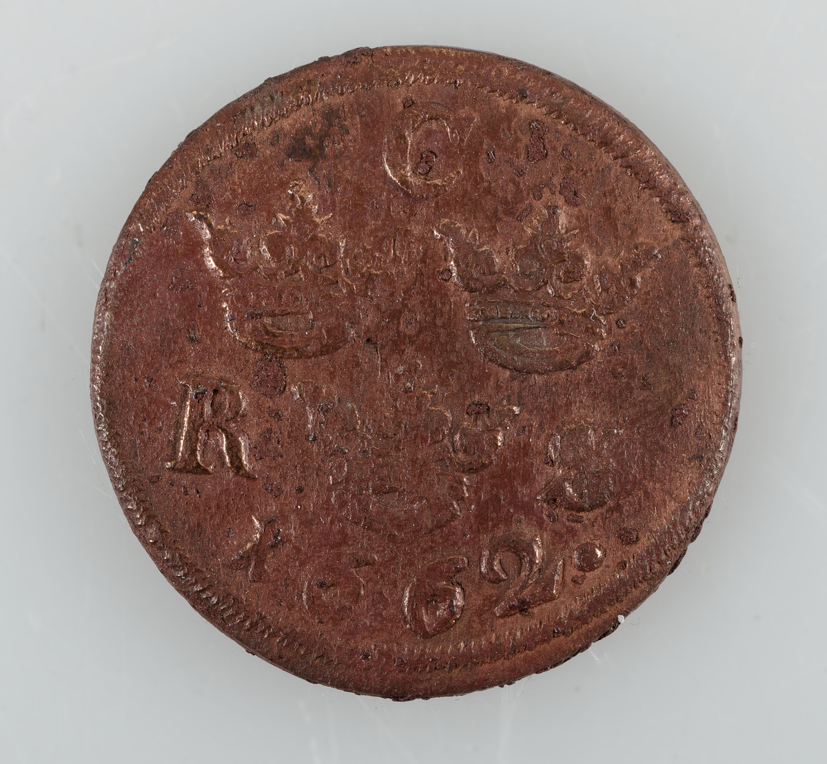 Mynt. 1/2 öre KM 1662 (Karl XI). Präglat i Avesta.