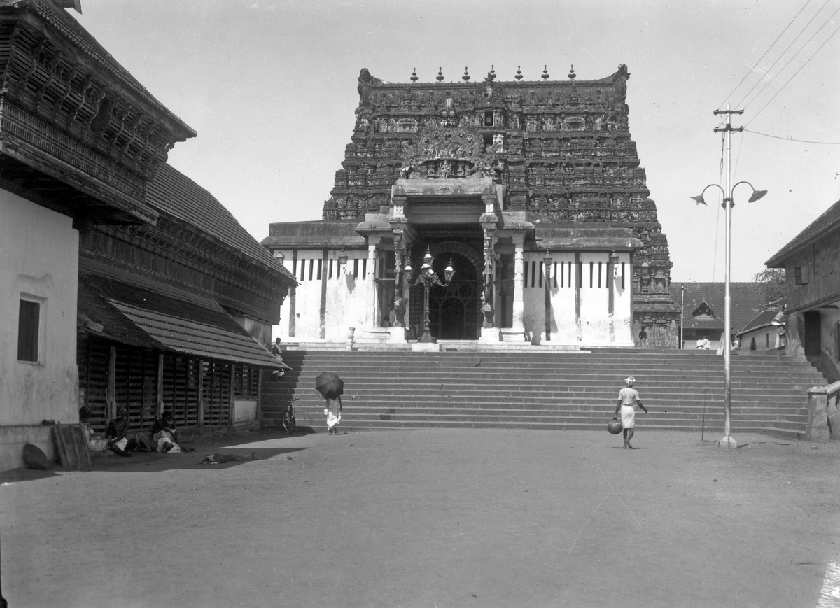 Templet i Trivandrum. Fotografi tatt i forbindelse med Elisabeth Meyers reise til India 1932-33.