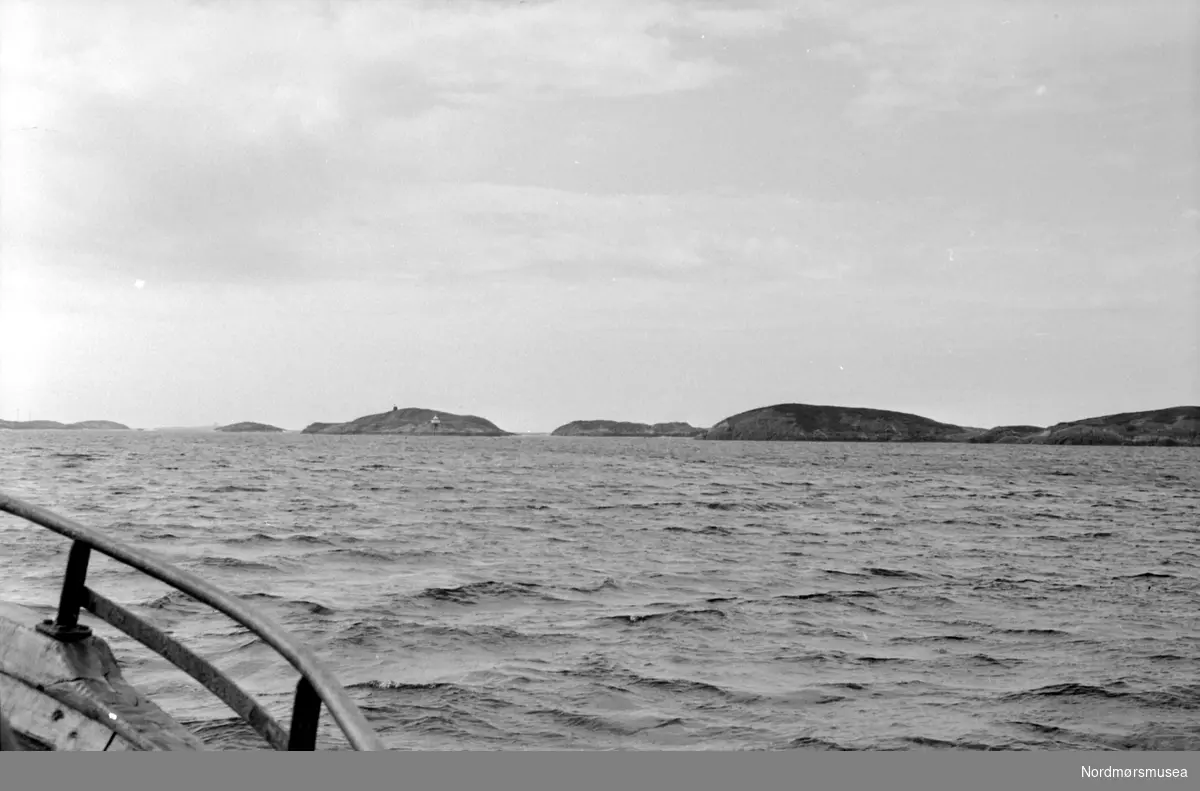 Fiske på fjorden. Bildet er datert til august 1966. Fra Romsdalspostens arkiv. 