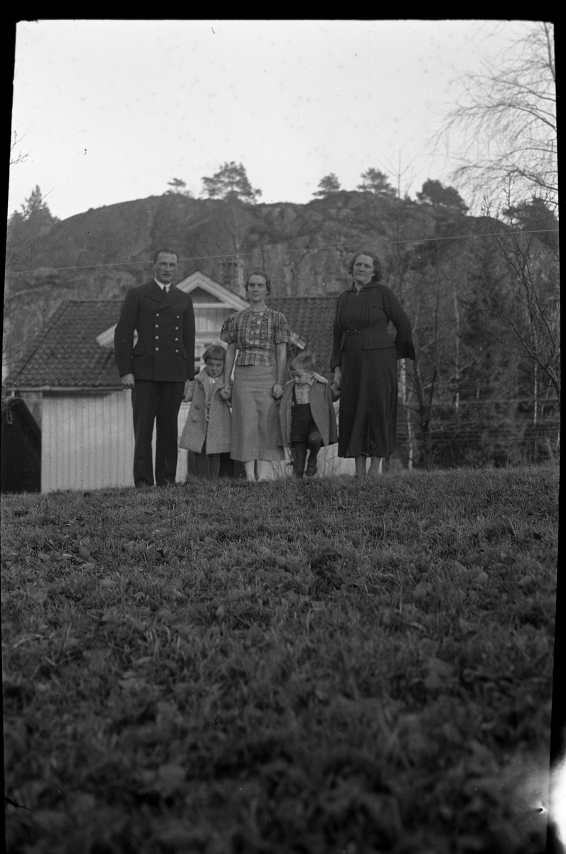 Familjebild. Från vänster: Georg, Marianne, Märta och Dagny Sundling.