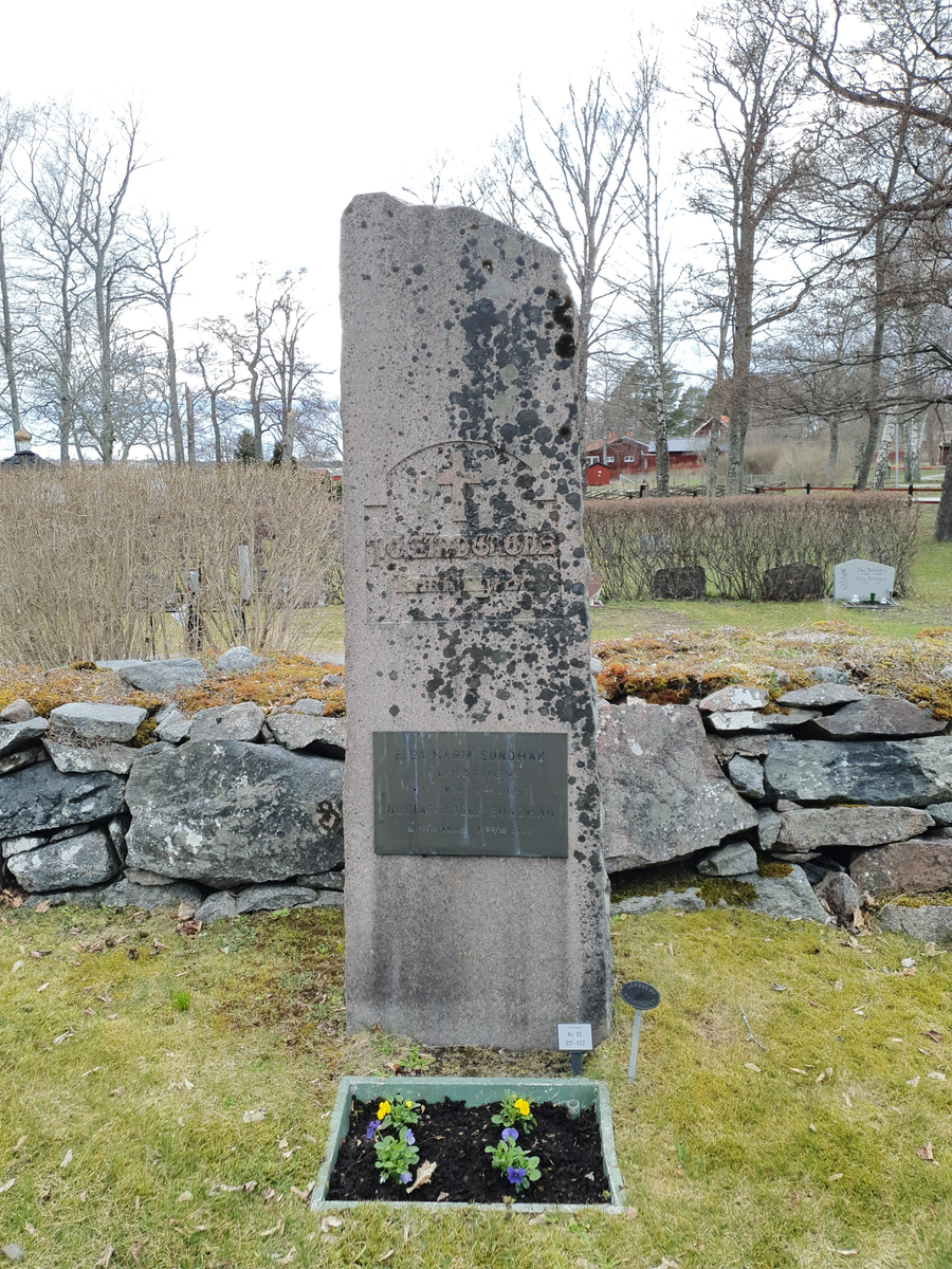 Gravvård, Gräsö kyrkogård, Uppland 2023
