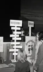 Fra "høsttreff"/aktivitetsmesse på "huset" i november 1974.