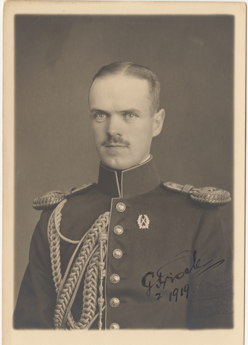 Porträtt av Gösta Frisell, officer vid Generalstaben.