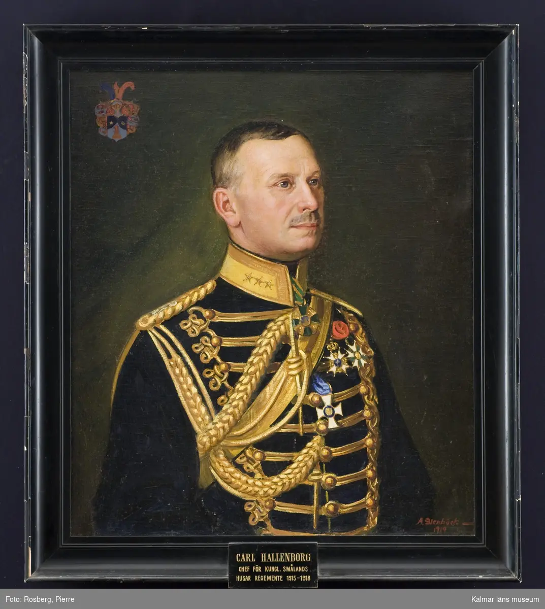 Porträtt av Carl Hallenborg (1865-1934), regementschef på Kungliga Smålands husarregemente 1915 - 1918.