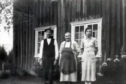 Laurits, Hilda og Astrid Harangen