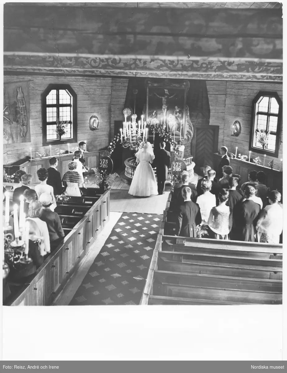 Stockholm. Bröllop i Seglora kyrka, med ursprung från 1730, Skansen.