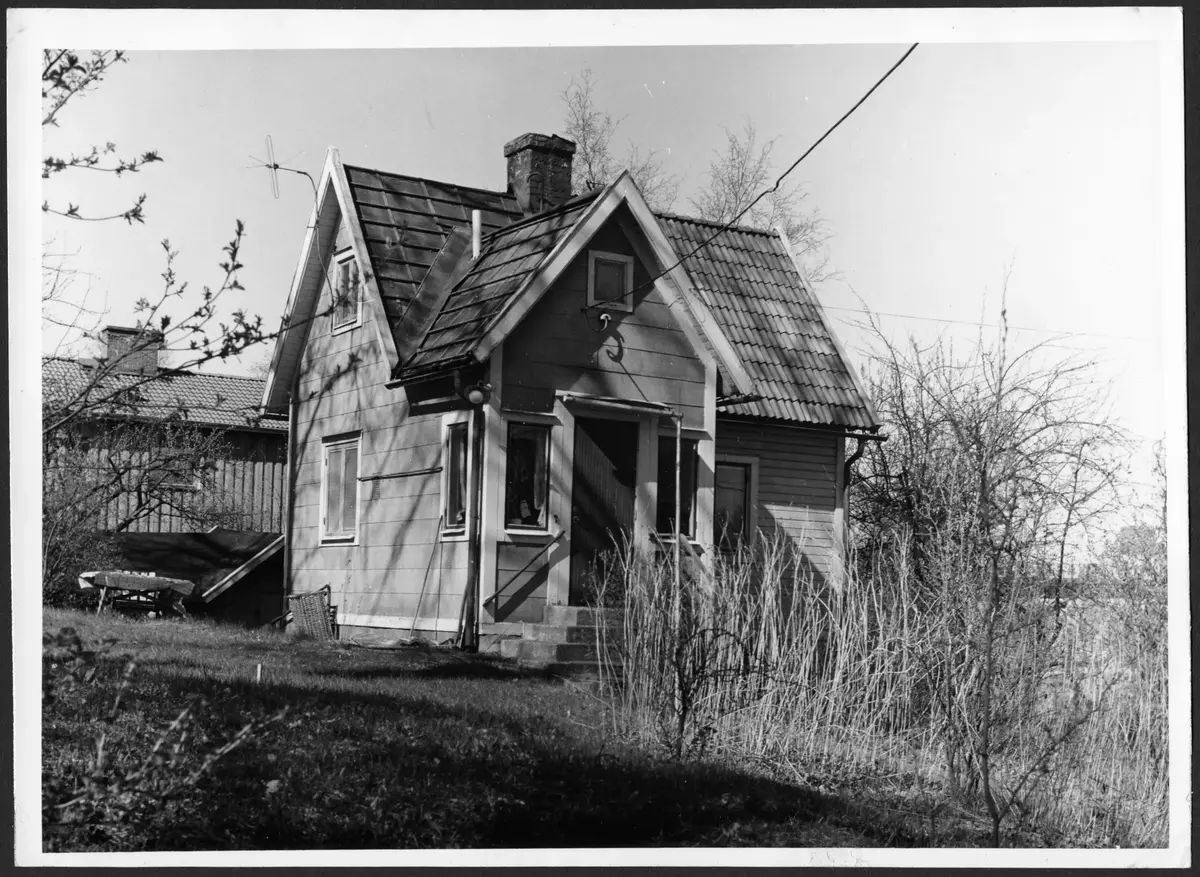 Ett gammalt hus på Bettnavägen 34. Huset rivet år 1991. ::