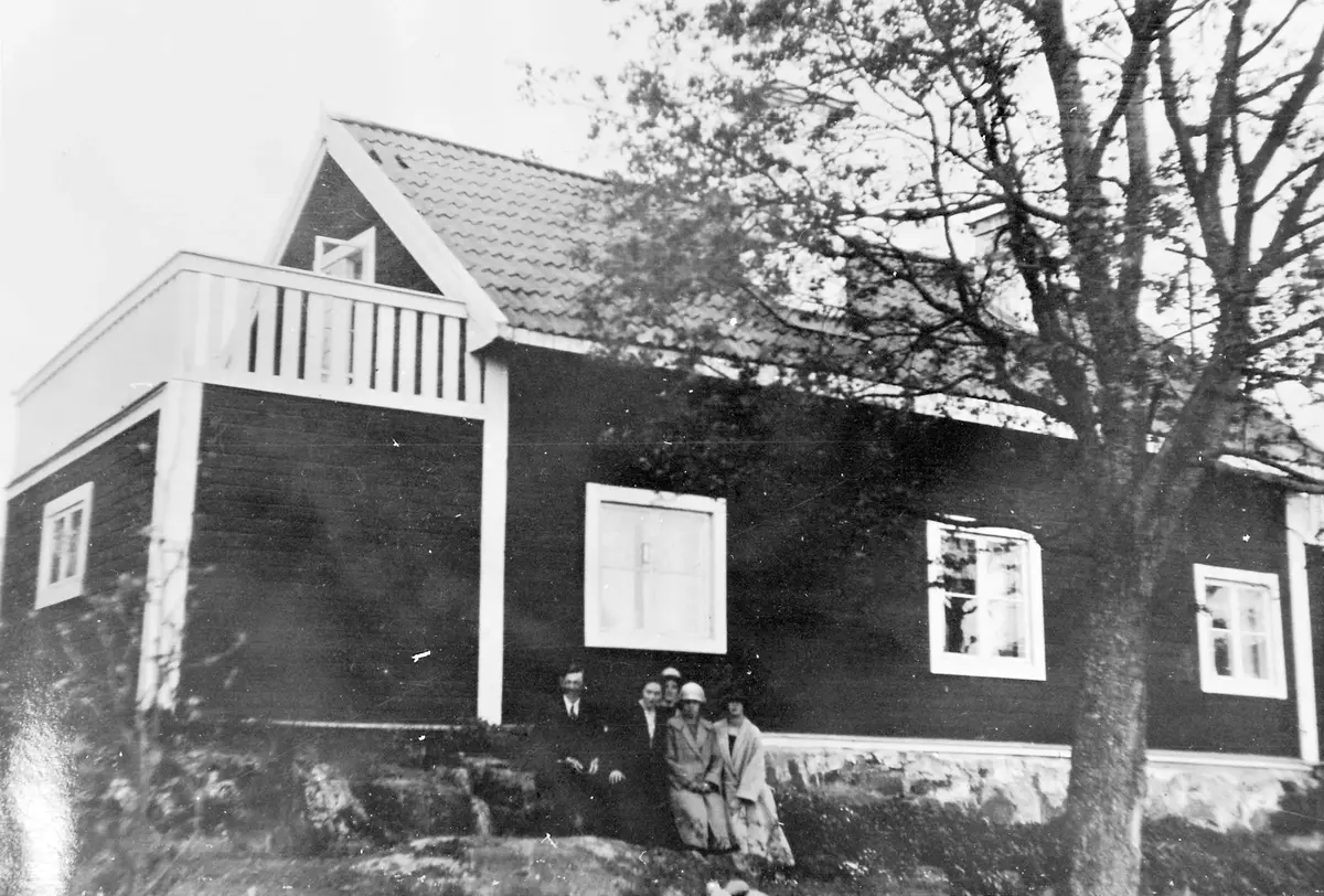 Hus på Jultomtestigen i Liseberg. 
Taget 29/5 1924. ::
