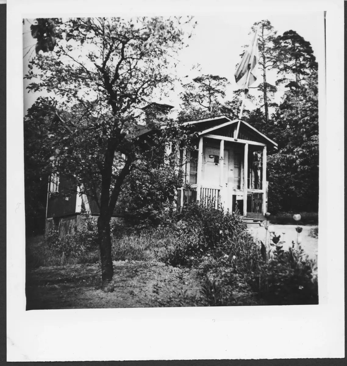 Årstaskog. I detta hus föddes Ingrid Landström 26/5 1908. Huset revs omkring 1965-70