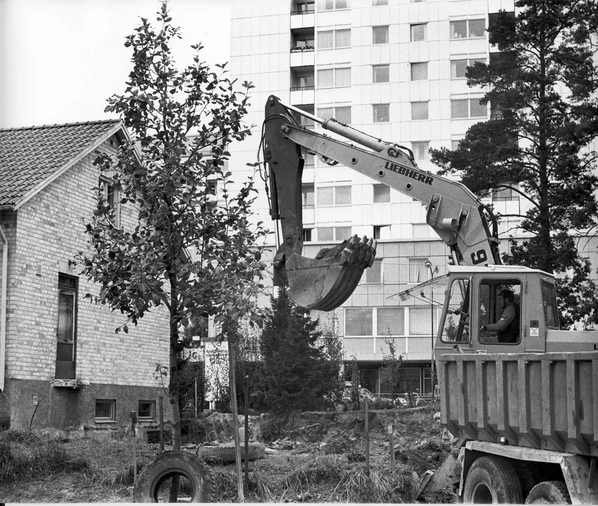 Näsbyparks kyrka byggnation påbörjad 1979
